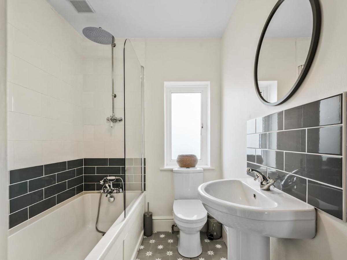 Pass The Keys Appletree Cottage - A Chic Seaside Home And Garden Whitstable Exteriér fotografie